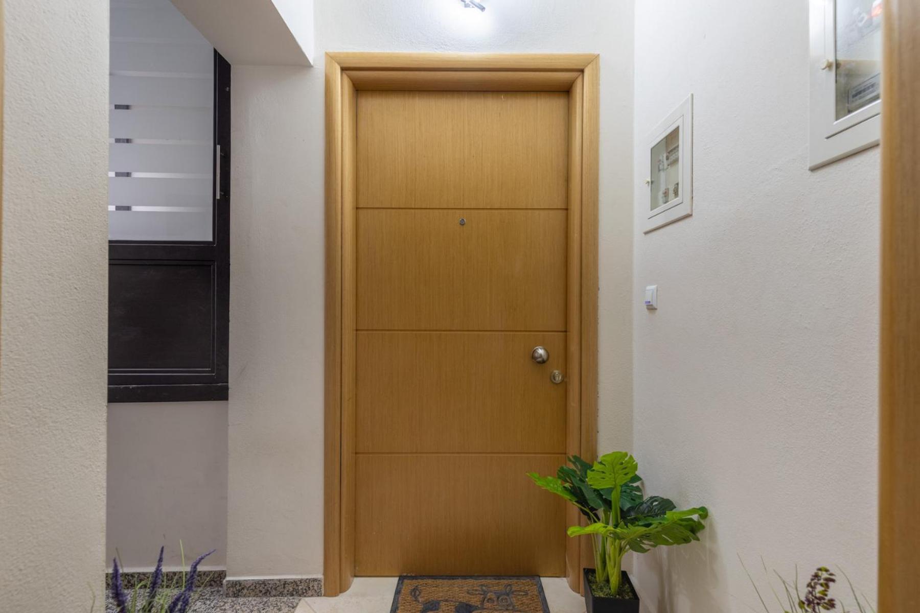 Luxury Central Apartment 2 ซานธี ภายนอก รูปภาพ