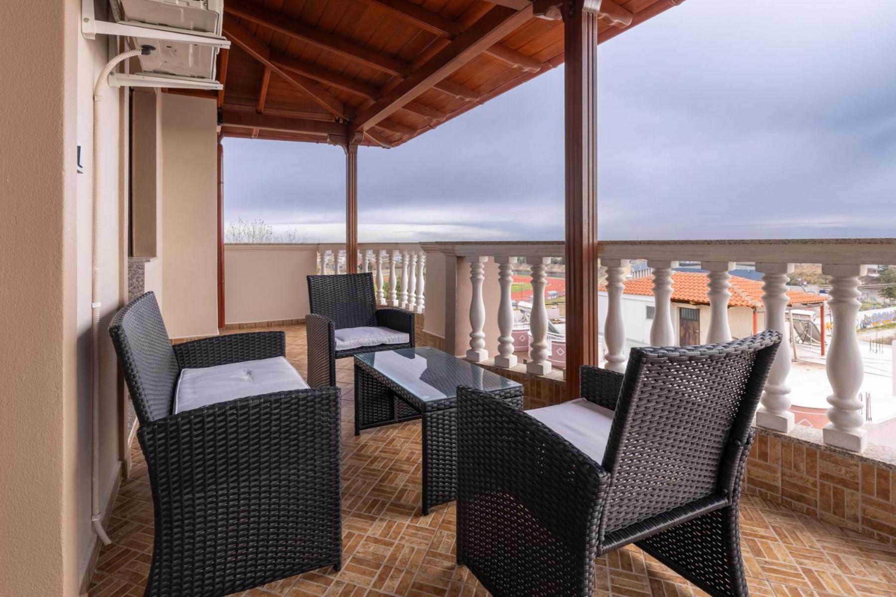 Luxury Central Apartment 2 ซานธี ภายนอก รูปภาพ