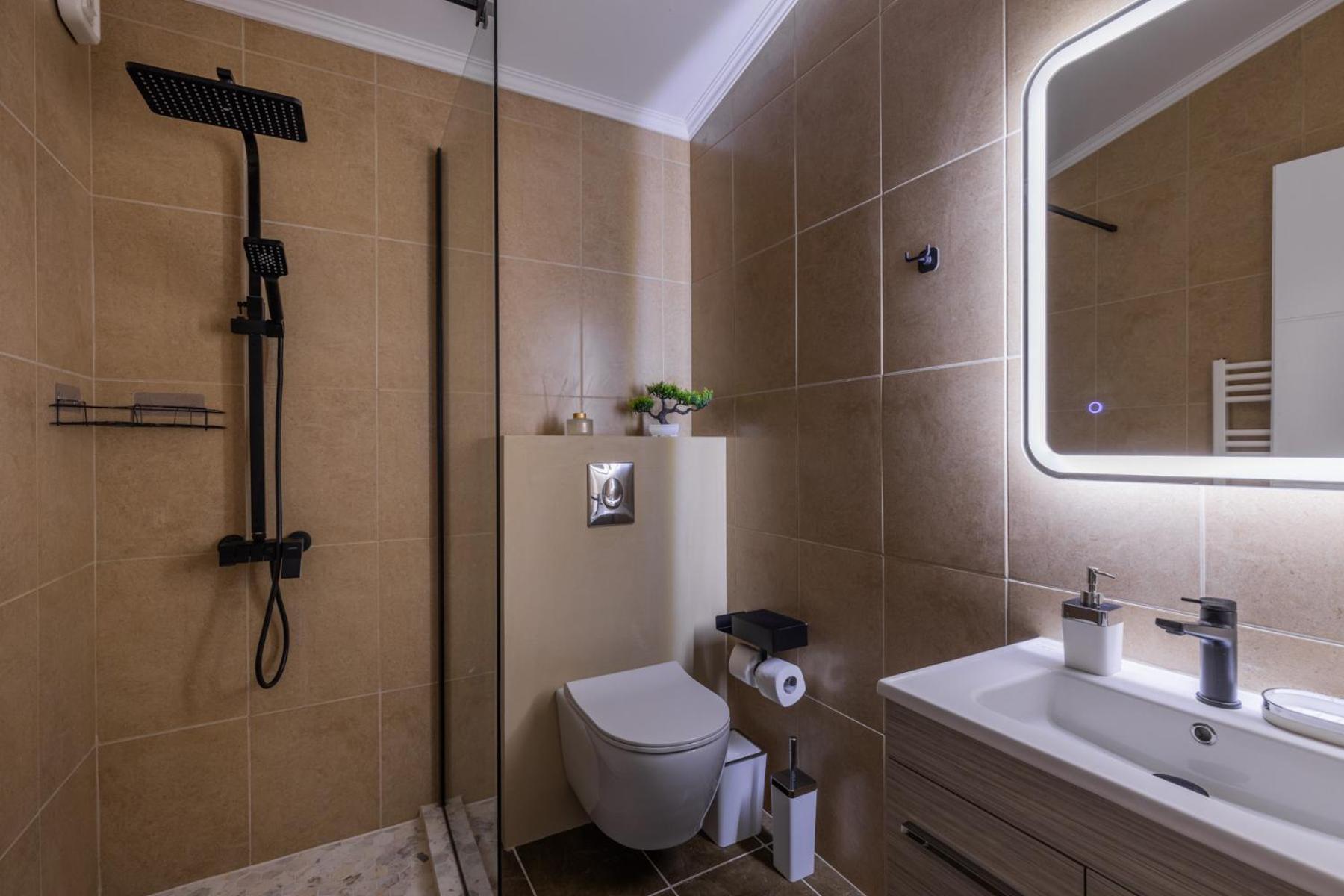 Luxury Central Apartment 2 ซานธี ภายนอก รูปภาพ
