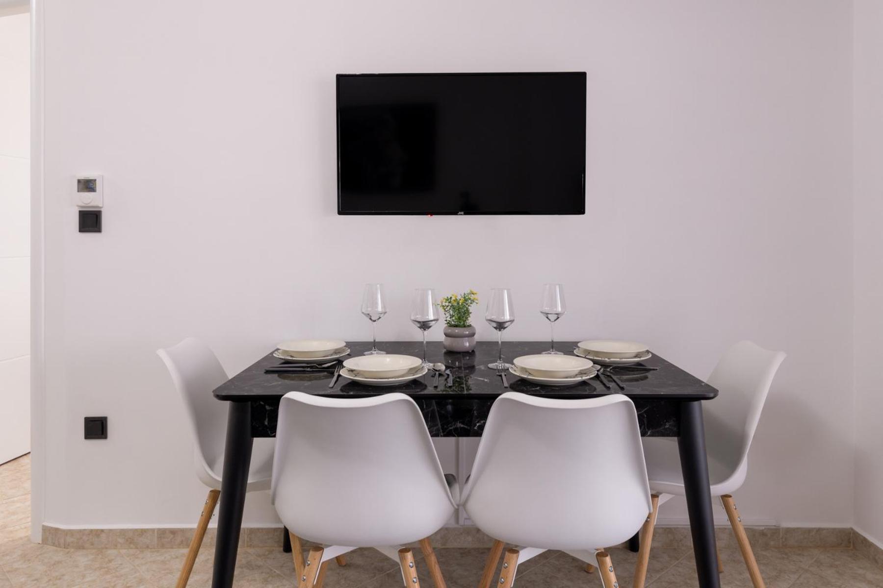 Luxury Central Apartment 2 ซานธี ภายนอก รูปภาพ
